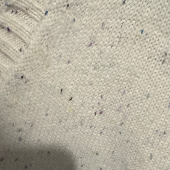 Tahari Speckled Cream V-Neck Oversized Sweater - Picture 3 of 7